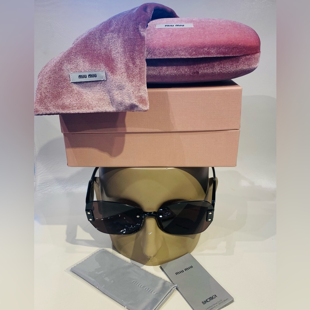 New MIU MIU Sunglasses - Picture 1 of 12